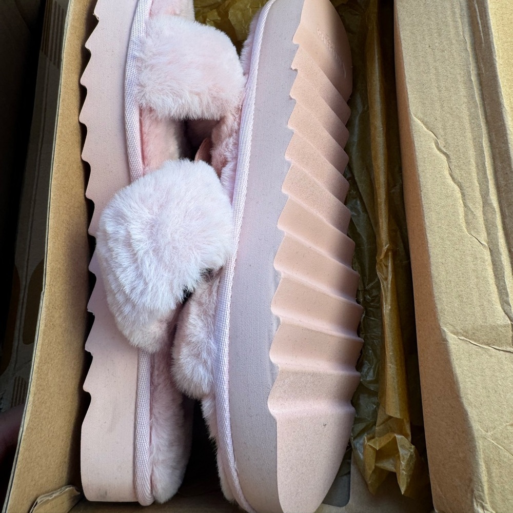 kookaburra by ugg slippers